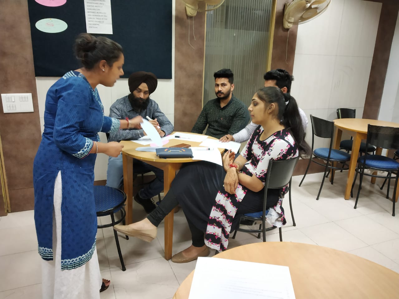 Heena Jain with her Students